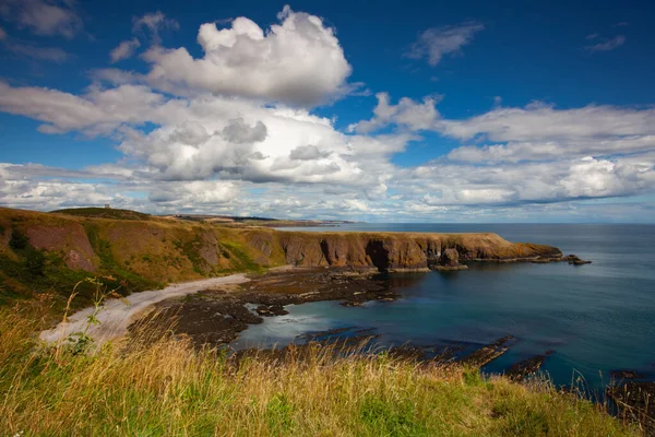 Dramatic Coast Next Dunnottar Castle Ruined Medieval Fortress Located Rocky — Stock Photo, Image