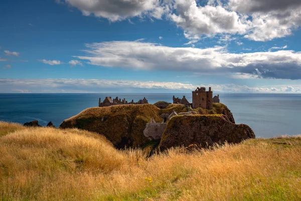 Dunnottar Castle Ruined Medieval Fortress Located Rocky Headland North Eastern — Fotografia de Stock