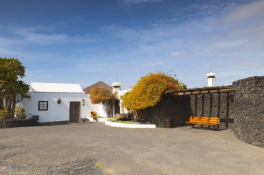 Tahiche, Lanzarote - 12 Şubat 2024: Caesar Manrique Vakfı Sezar Manrique tarafından tasarlanmış eşsiz ve görkemli bir evde kurulmuştur.