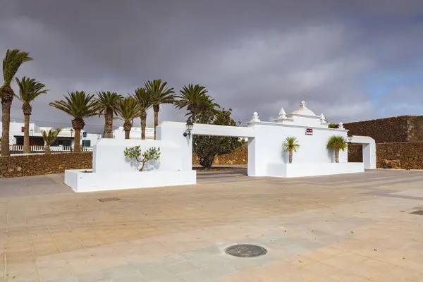 인기있는 일요일 시장이 열리는 Lanzarote의 Teguise의 마을의 로열티 프리 스톡 이미지