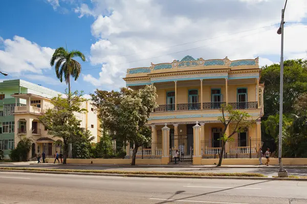 Havanna Kuba Januari 2017 Renoverad Typisk Gammal Kolonialbyggnad Havanna Vieja Royaltyfria Stockfoton