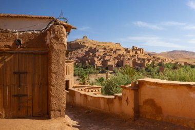 Ait Benhaddou, Fas 'taki Sahra ve Marakeş arasındaki eski kervan rotası boyunca yer alan tarihi bir çar.