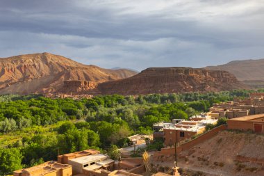 Ighil N Oumgoun, Fas 'ın Dra-Tafilalet bölgesinde bulunan büyüleyici bir köydür.