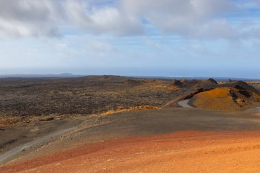 Los Volocanes Doğal Parkı Timanfaya NP etrafında yer almaktadır.