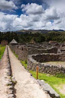 Raqchi, Peru 'nun Cusco bölgesinde yer alan bir İnka arkeoloji alanıdır.