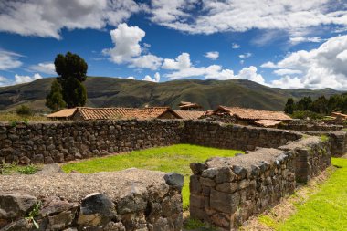 Raqchi, Peru 'da Cusco Regio' da bulunan bir İnka arkeolojik sitesidir.