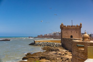 Kale, köprü ve küçük Essaouira limanı, Essaouira, Marakeş-Safi, Fas