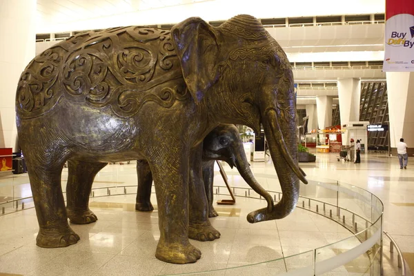 Escultura Elefante Jardim — Fotografia de Stock