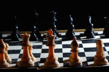 Masadaki Satranç Paraları