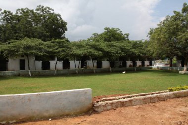 Modern Binanın Dışı