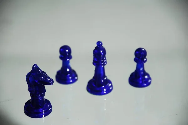 Schachmünzen Auf Einem Tisch — Stockfoto