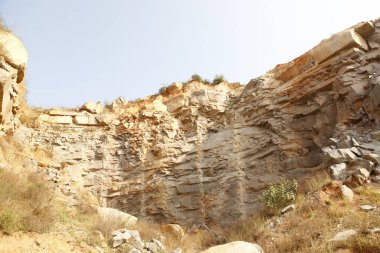 Hindistan kırsal kesimindeki Rock Hill.