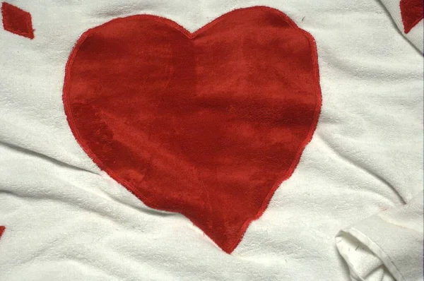 布の上の愛のシンボル — ストック写真