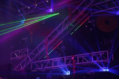 Pub 'da ışık süslemesi