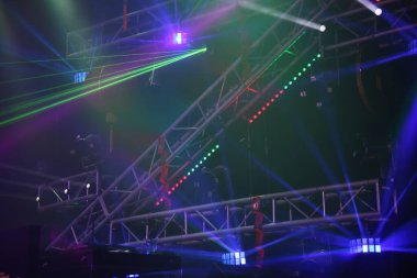 Pub 'da ışık süslemesi