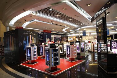 Havaalanındaki Bir İnsan Silueti