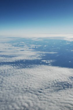 Mavi Gökyüzü ve Bulutlar