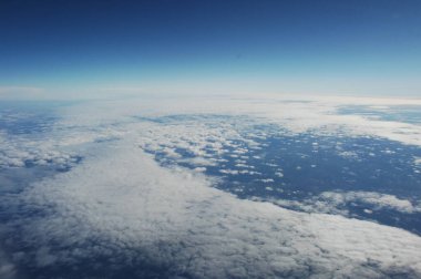 Mavi Gökyüzü ve Bulutlar