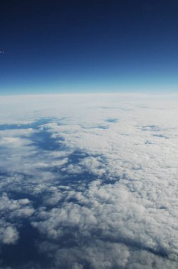 Mavi Gökyüzü ve Bulutlar