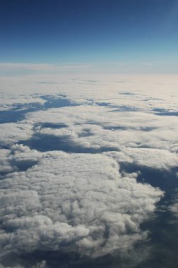 Mavi Gökyüzü ve Bulutlar