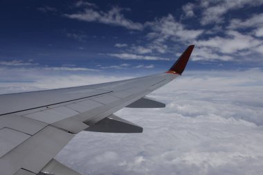 Pencereden geçen Uçuş Kanadı Uçuş Kanadı