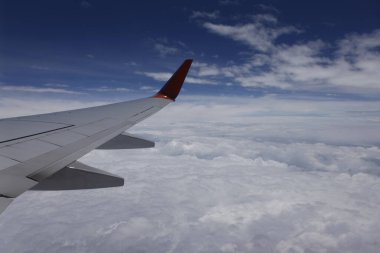 Pencereden geçen Uçuş Kanadı Uçuş Kanadı