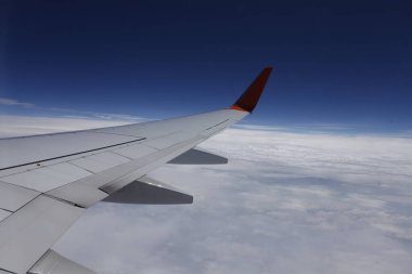 Pencereden geçen Uçuş Kanadı Uçuş Kanadı