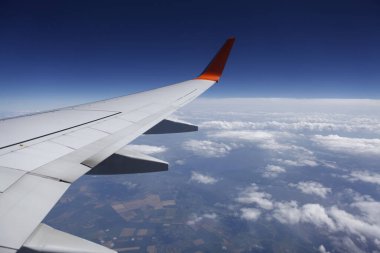 Pencereden geçen Uçuş Kanadı Uçuş Kanadı