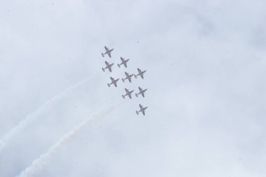 Askeri Savaş Jetleri Uçuş Formasyonu