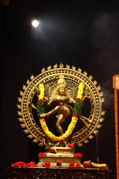 Индуистская Статуя Бога Храме — стоковое фото