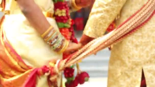 Indiase Traditionele Hindoe Huwelijksceremonie — Stockvideo
