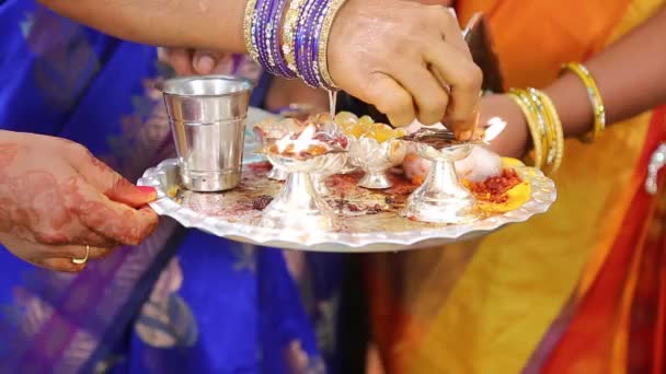 Индийская Традиционная Индуистская Свадьба — стоковое видео