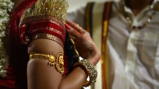 Indian Bride Makes Herself Ready — Stockvideo