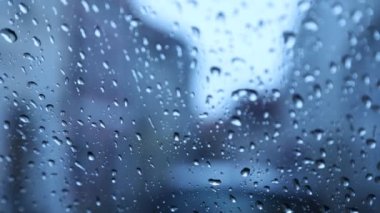 Otobüsün camına yağmur damlaları zaman aşımına uğradı