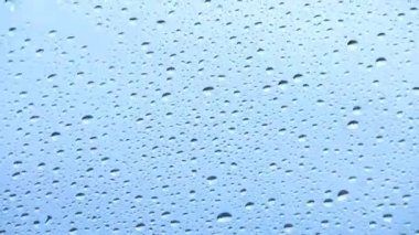 Otobüsün camına yağmur damlaları zaman aşımına uğradı