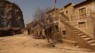 Rajasthan Hindistan 'daki kır evi.