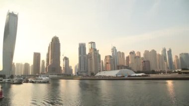 Modern Binaların Dışı