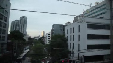 Modern Binaların Dışı