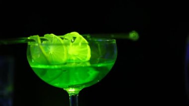 Pub 'da Bardak İçmek