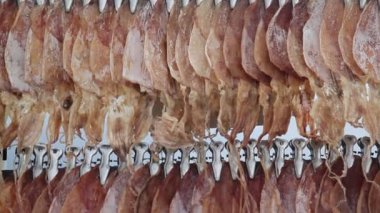 Pazardaki kuru balık.