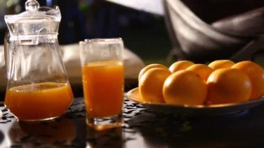 Kâsedeki farklı Hint meyveleri.