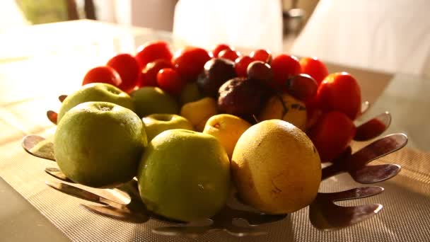 Diferentes Frutas Indias Tazón — Vídeos de Stock