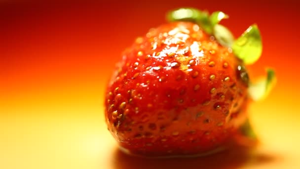 Erdbeerfrucht Makroschuss — Stockvideo