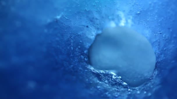 Μακρό Πλάνο Του Πάγου Στο Σεληνόφως — Αρχείο Βίντεο