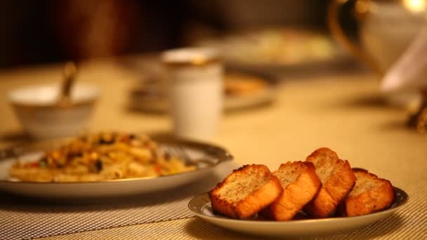 Masadaki Hint Kahvaltı Atıştırmalıkları — Stok video