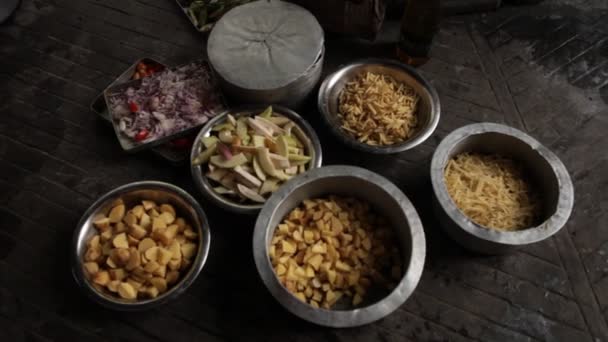 Fazendo Comida Vegetariana Indiana — Vídeo de Stock
