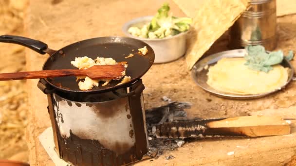 印度牛肉早餐小吃 — 图库视频影像
