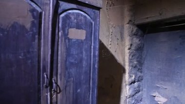 Hindistan 'daki eski binanın dehşet verici görüntüsü.