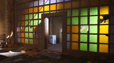 Eski binanın dehşet verici görüntüsü.