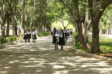 Hintli öğrenciler okulda Hyderabad Hindistan 16 Haziran 2023